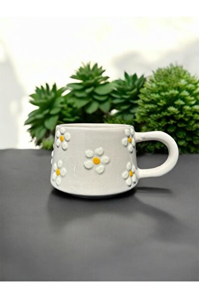 BB TRADE Handmade Daisy Embossed Patterned Ceramic Mug