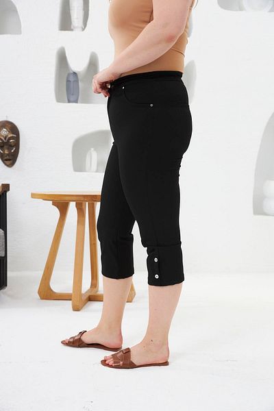 RMG Leg Button Detailed Large Size Capri Black
