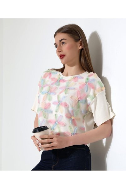 ribana Çiçek Tül Detaylı Nakışlı Bluz T-shirt