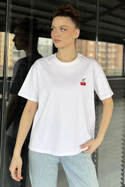 GÜLSELİ Λευκό γυναικείο μπλουζάκι με λαιμόκοψη κερασιού