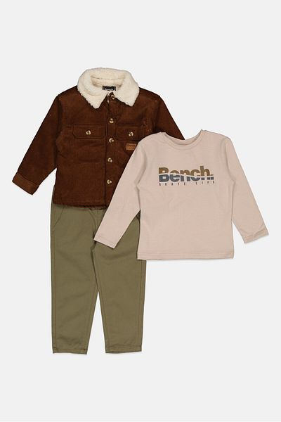 BENCH طقم ملابس داخلية وقميص بشعار العلامة التجارية للأولاد الصغار، 3 قطع، بني/زيتوني