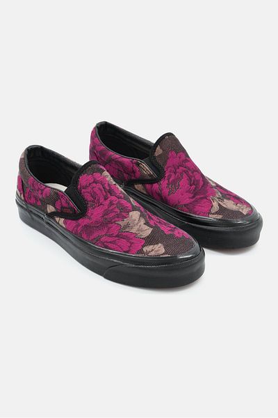 Vans Men Classic Slip On Skater Shoes, Black Combo