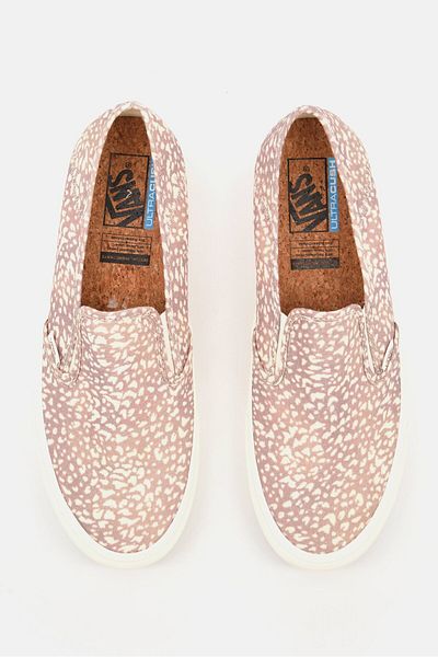 Vans Men Slip On Low Cut Skate Shoes, Beige