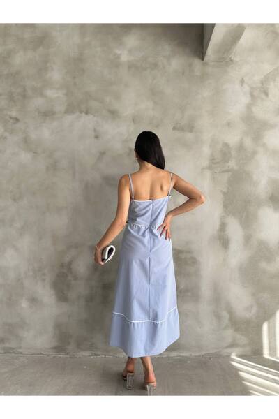 LE CARAMBOLE Γυναικείο καλοκαιρινό φόρεμα με μπλε μέση με λεπτομέρεια με λουράκι