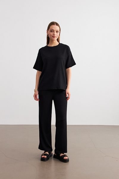 Trendseninle Women's Black Crew Neck Short Sleeve T-Shirt Crinkle Set with Pants