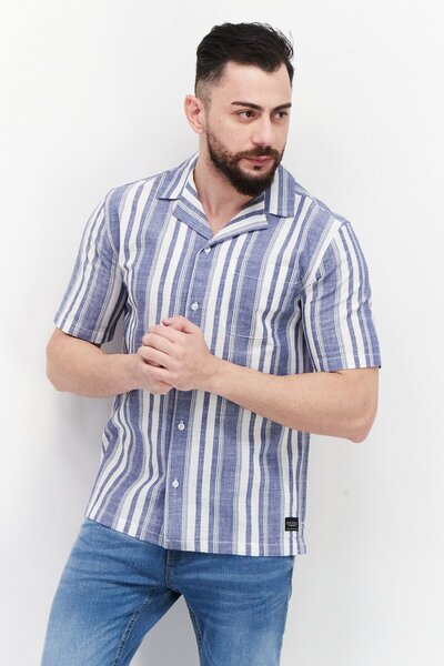 Silver Jeans Co. قميص رجالي كاجوال مخطط بأكمام قصيرة، بقصة عادية، أزرق داكن