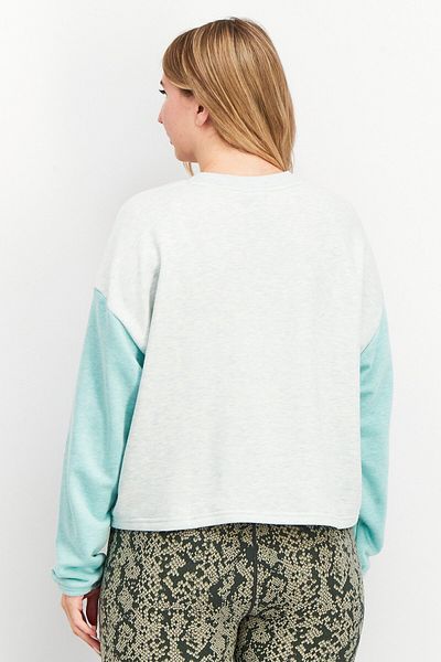 New Balance Women Oversized Long Sleeve Training Sweatshirt, Mint