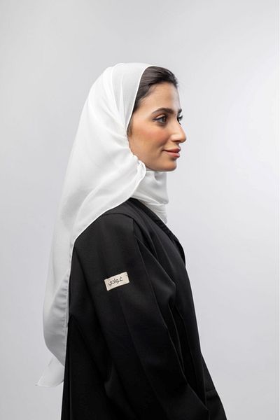 outline Plain white veil