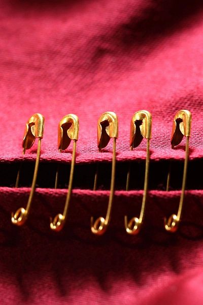 STOREMAX 50 Pieces of Safety Pin Boxed