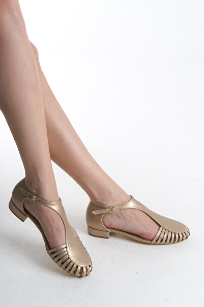 Shoesers Women's Special Design Front Stripe Detailed Ankle Strap Sun Ballerina Shoes