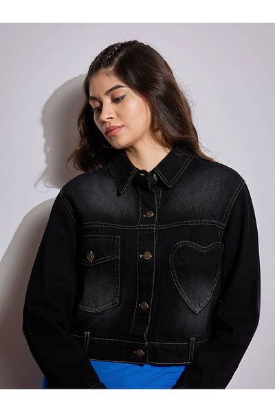 Sassafras By Styli جاكيت جينز قصير بجيوب على شكل قلب