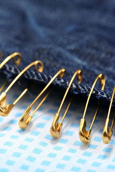 STOREMAX Gold Colored Safety Pin - 3 cm, 50 Pieces