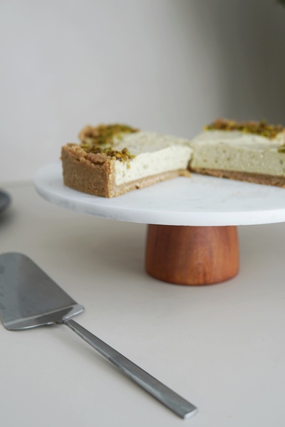 EVLE Cake Stand Wooden Leg, White Marble, 25 cm