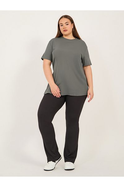 Styli Plus Size Ribbed Knit Round Neck Oversized T-Shirt
