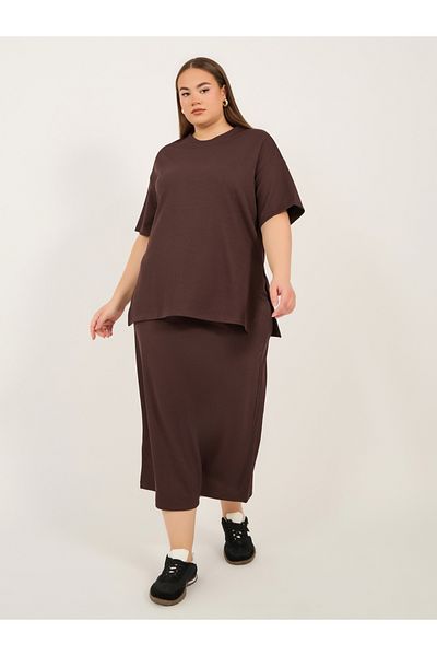 Styli Plus Size Ribbed Knit Round Neck Oversized T-Shirt