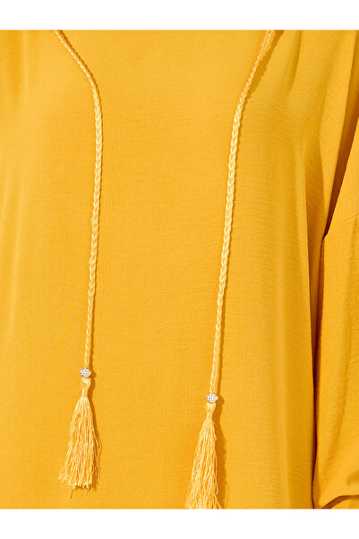 Styli Oversized Hooded Jalabyia with Tassel Detail