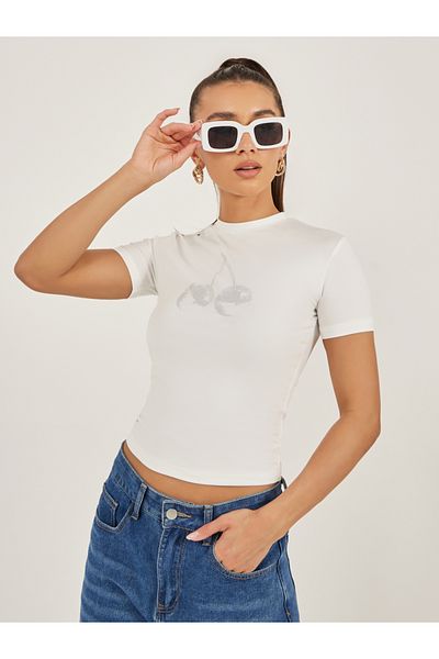 Styli Graphic Print Round Neck Crop T-Shirt