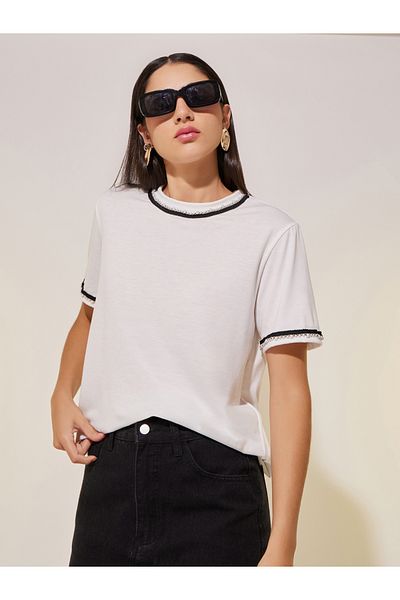 Styli Embellished Round Neck Regular Fit T-Shirt