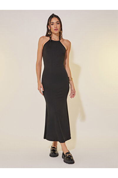 Styli فستان ميدي سادة بدون أكمام وفتحة رقبة على شكل حرف V وحافة حورية البحر