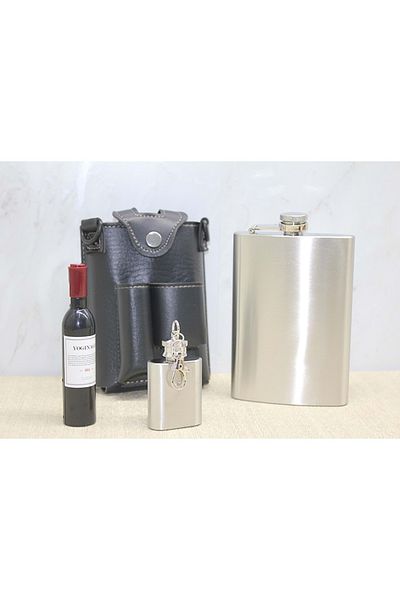 PİRAMİGO Camping Flask Set with Leather Case, 9 oz and Corkscrew
