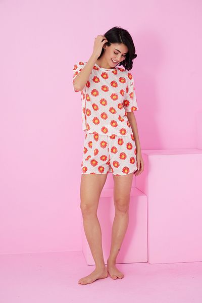 Siyah İnci White Red Daisy Pattern Pointel Openwork/Hole Crew Neck Knitted Shorts Set