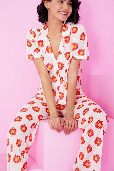 Siyah İnci White-Red Daisy Pattern, Pointel Openwork/Shirt Pajama Set