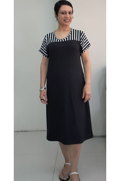 Mertcan Butik Μαύρο μπροστινό μπουφάν ώμου με μαύρο λευκό ριγέ γαρνιτούρα χαμηλομάνικο φόρεμα βισκόζης