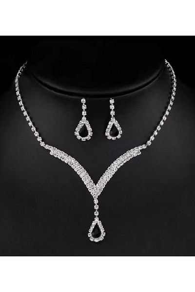 Mihra Aksesuar V Model Black Stone Necklace Earring Set