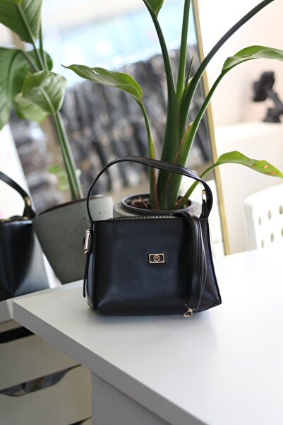 Moom Bag Women's Black Textured Handle Shoulder Bag