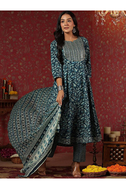 Ishin By Styli Printed Cotton Flared Kurta and Pants with Dupatta Set