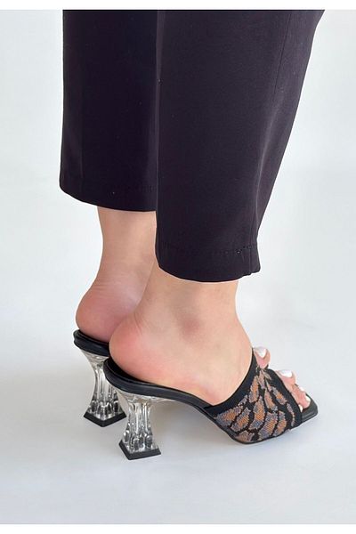 BESKAR Papuci cu toc Erja cu model negru