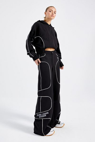 its basic Women's Black Color Embroidered Special Design Relax Fit Trousers