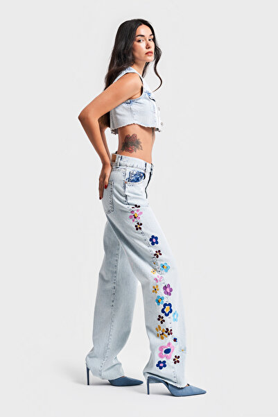 its basic Denim de damă cu broderie florală colorată în zăpadă - Design loose fit