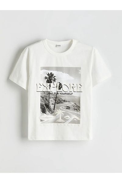 LC Waikiki Lcw Kids Ecru Crew Neck Boys T-Shirt and Shorts