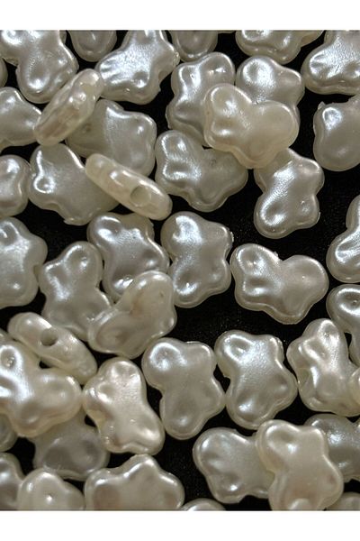 BEİLYS COSMETİCS & ACCESSORY Pearlescent White Tiny Butterfly Figured Double-Sided Perforated Pearl (200Pcs)