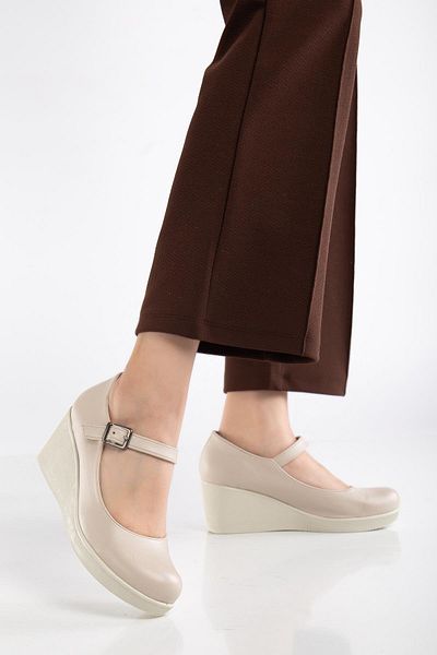 Dilimler Ayakkabı Hard Hat Faux Leather Beige Patent Leather Women's Wedge Shoes