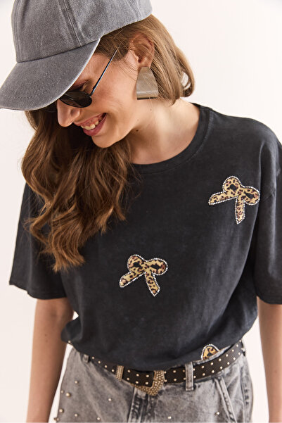 Olalook Women's Anthracite Leopard Bow Detailed Sequined Washed T-Shirt Tsh-19000880