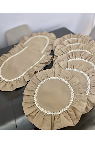 Parla Life Culoarea bej Duck In Fabric Volane Runner x 6 bucăți Set de plăci (culoare personalizată)