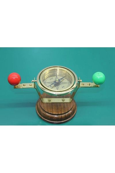 KTYRA52 Table Top Brass Broom Compass