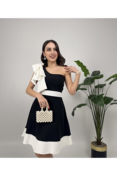 Siyah- Beyaz Kurdele Elbise