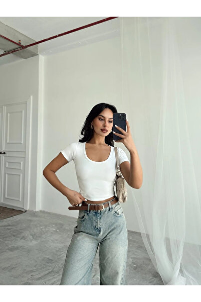 Coşkun GİYİM بلوزة نسائية ذات ياقة مربعة بيضاء وأكمام قصيرة موديل 0232