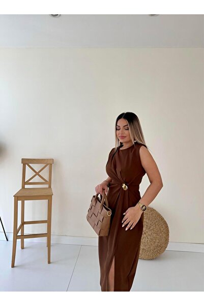 SEDA FİDAN Rochie midi elegantă cu broșă detaliată maro