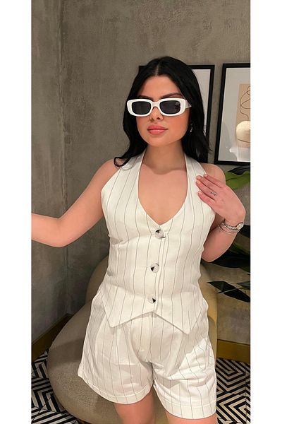 Butik White Giped Striped Shorts Suit