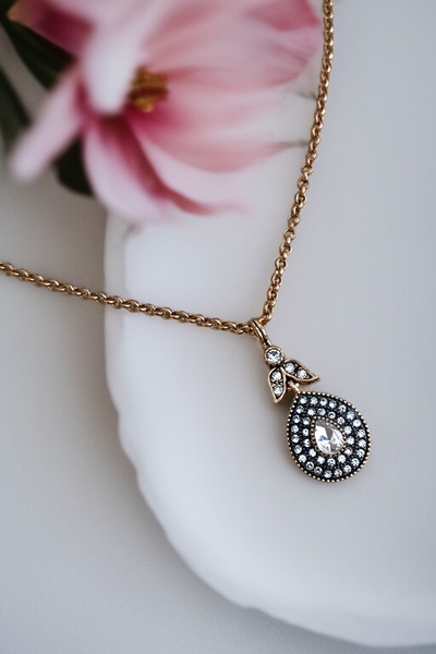 FAYRA ACCESSORIES Zirkon Taşlı Su Damlası Kolye