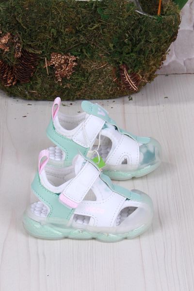 Vicco 332.E25Y.217 Live White First Step Lighted Girls Sandals