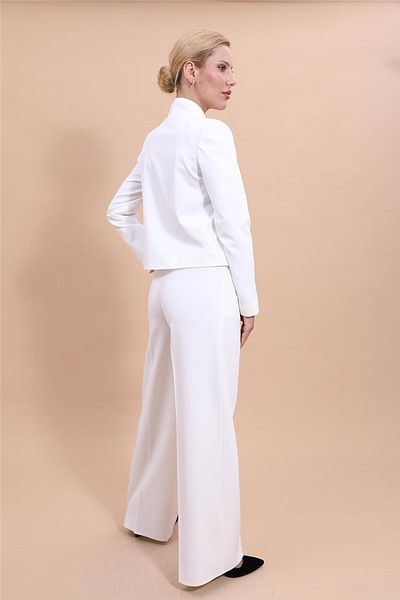 ÖNDER ÖZSOY Oval Stand Collar Short Jacket & Corsage Belt Palazzo Pants-White