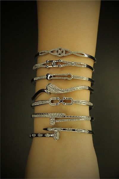 Glowy&Co. Silver Color Link Shine Tarnish Free Steel Bracelet