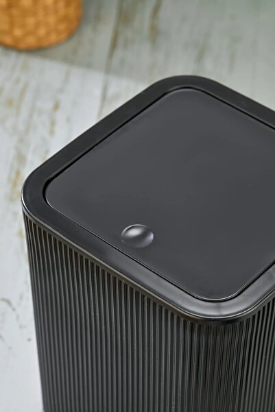 Kitchen Line White Square Trash Can and Toilet Brush Set, Fashionable and Convenient Bathroom Accessories