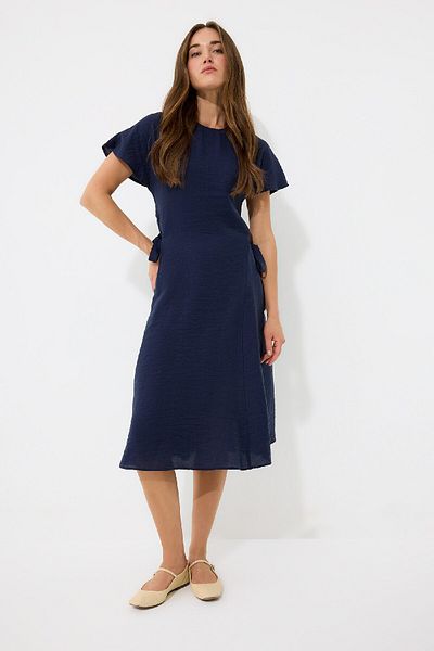 DeFacto Einfaches, gerades Midikleid mit Rundhalsausschnitt und Fledermausärmeln E6028AX25SP