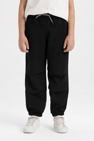 DeFacto Schwarze Basic-Jogger-Jogginghose mit elastischem Bund und Taschen für Jungen C2093a824sp